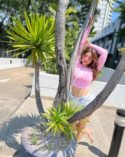 Shama Sikander feet photo 5