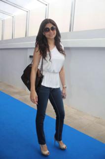 Shamita Shetty feet photo thumbnail