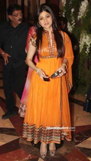 Shamita Shetty feet photo thumbnail