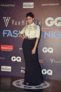 Shamita Shetty feet photo thumbnail