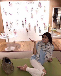 Shamita Shetty feet photo thumbnail