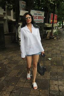Shamita Shetty feet photo thumbnail