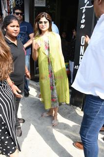Shamita Shetty feet photo thumbnail