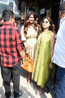 Shamita Shetty feet photo thumbnail