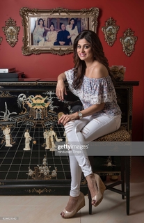 Shamita Shetty feet photo thumbnail