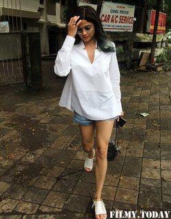 Shamita Shetty feet photo thumbnail