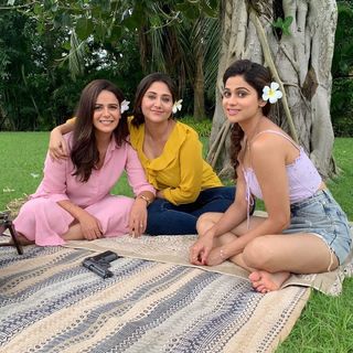 Shamita Shetty feet photo thumbnail