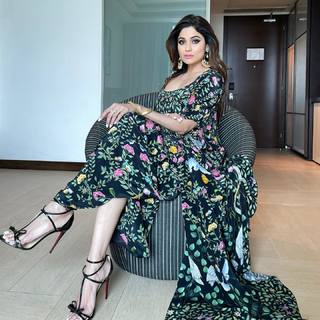 Shamita Shetty feet photo thumbnail