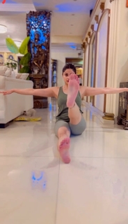 Shamita Shetty feet photo thumbnail