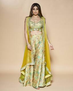 Shamita Shetty feet photo thumbnail