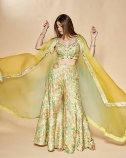 Shamita Shetty feet photo thumbnail