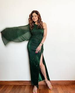 Shamita Shetty feet photo thumbnail