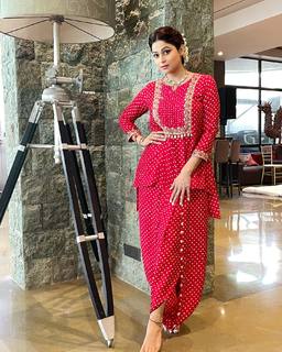 Shamita Shetty feet photo thumbnail