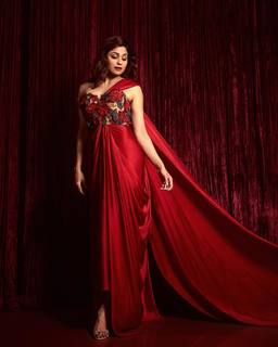 Shamita Shetty feet photo thumbnail