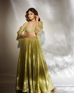 Shamita Shetty feet photo thumbnail