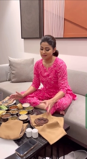 Shamita Shetty feet photo thumbnail