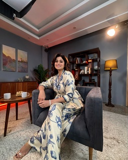 Shamita Shetty feet photo thumbnail