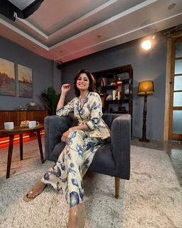 Shamita Shetty feet photo thumbnail