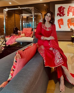 Shamita Shetty feet photo thumbnail