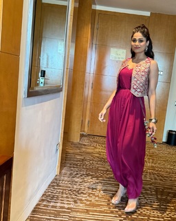 Shamita Shetty feet photo thumbnail