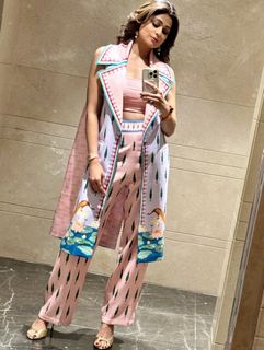 Shamita Shetty feet photo thumbnail