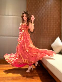 Shamita Shetty feet photo 9