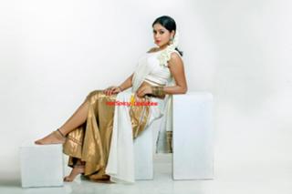 Shamna Kasim feet photo thumbnail