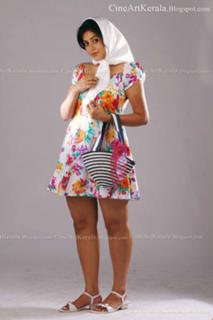 Shamna Kasim feet photo thumbnail