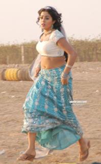 Shamna Kasim feet photo thumbnail