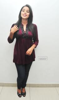 Shamna Kasim feet photo thumbnail