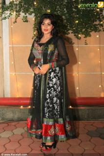 Shamna Kasim feet photo thumbnail