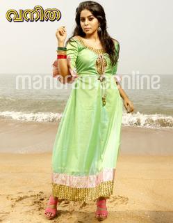 Shamna Kasim feet photo thumbnail