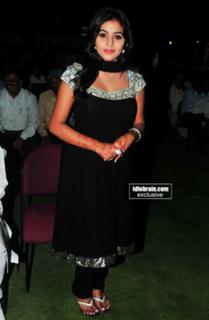 Shamna Kasim feet photo thumbnail