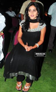 Shamna Kasim feet photo thumbnail