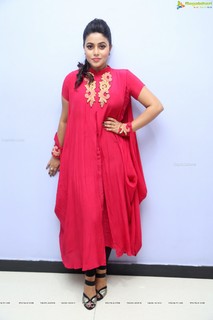 Shamna Kasim feet photo thumbnail
