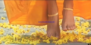 Shamna Kasim feet photo thumbnail