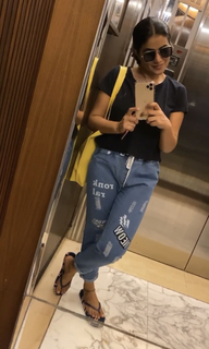 Shamna Kasim feet photo thumbnail