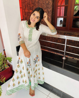 Shamna Kasim feet photo thumbnail