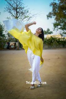 Shamna Kasim feet photo thumbnail