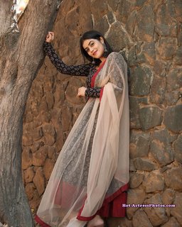 Shamna Kasim feet photo thumbnail