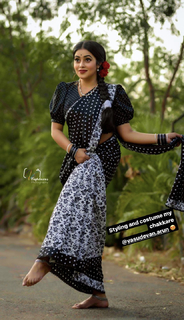 Shamna Kasim feet photo thumbnail