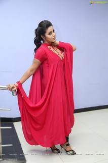Shamna Kasim feet photo thumbnail