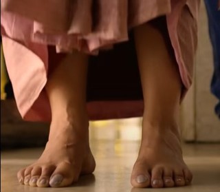 Shamna Kasim feet photo thumbnail