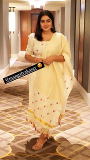 Shamna Kasim feet photo thumbnail