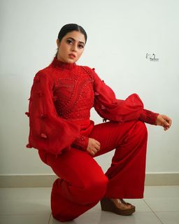 Shamna Kasim feet photo thumbnail