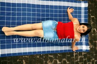 Shamna Kasim feet photo thumbnail
