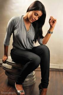 Shamna Kasim feet photo thumbnail