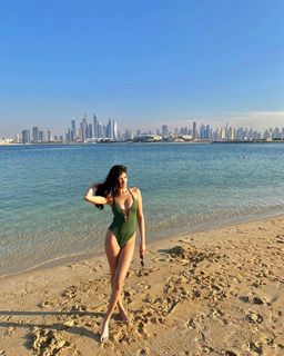 Shanaya Kapoor feet photo thumbnail