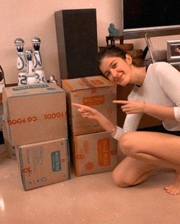 Shanaya Kapoor feet photo thumbnail