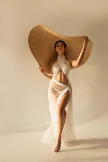 Shanaya Kapoor feet photo thumbnail